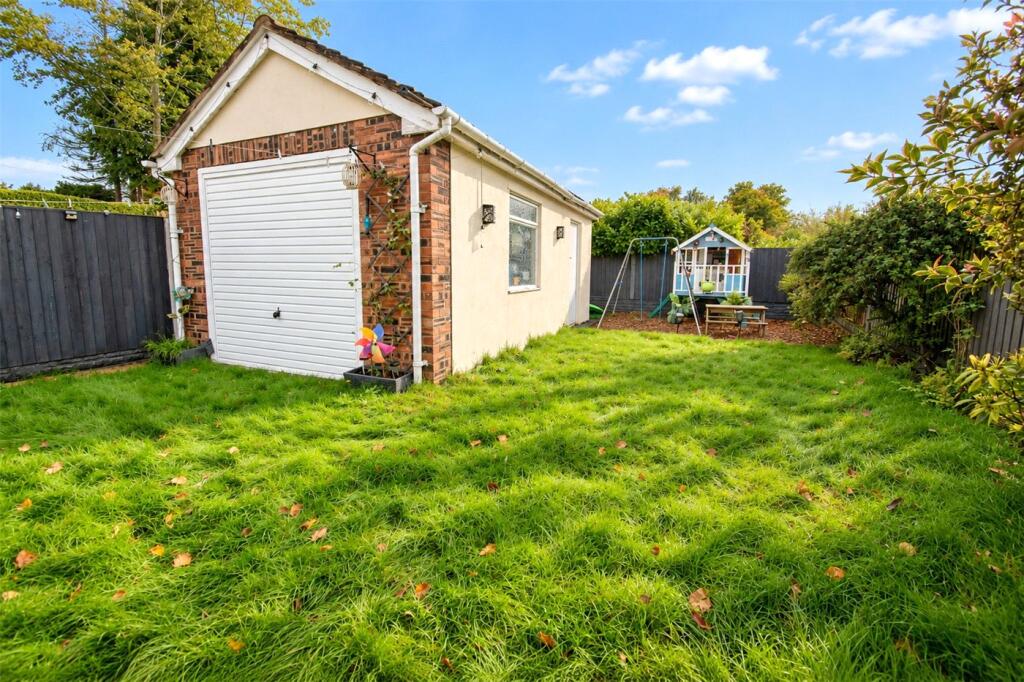 Glenburn Avenue, Eastham, Wirral photo 4
