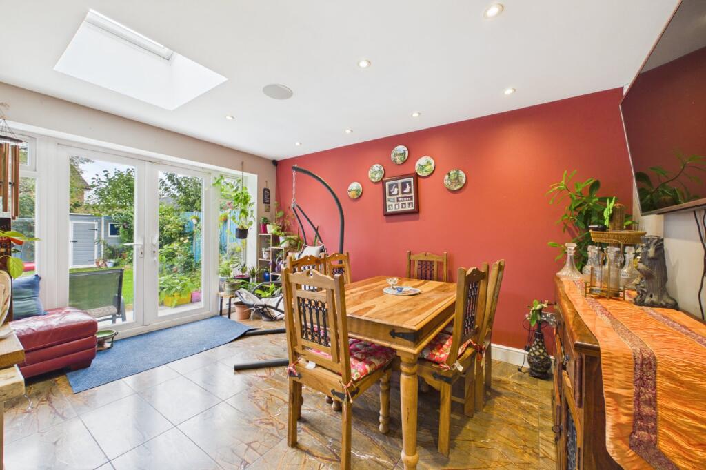 House in Reading, Lower Earley, Earley - View 5