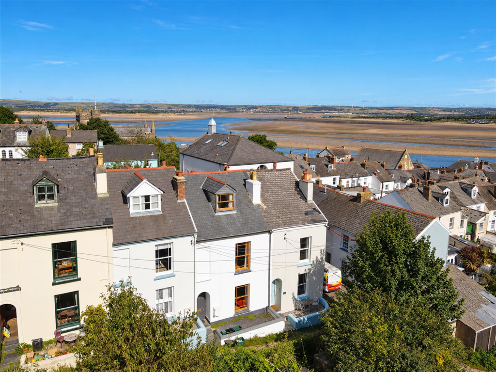 4-bed terraced on Alpha Place, Appledore, £450,000