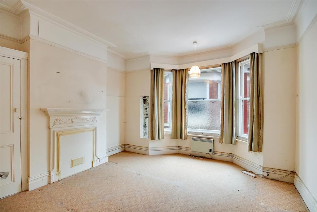 Apartment in Worthing, Broadwater - View 4