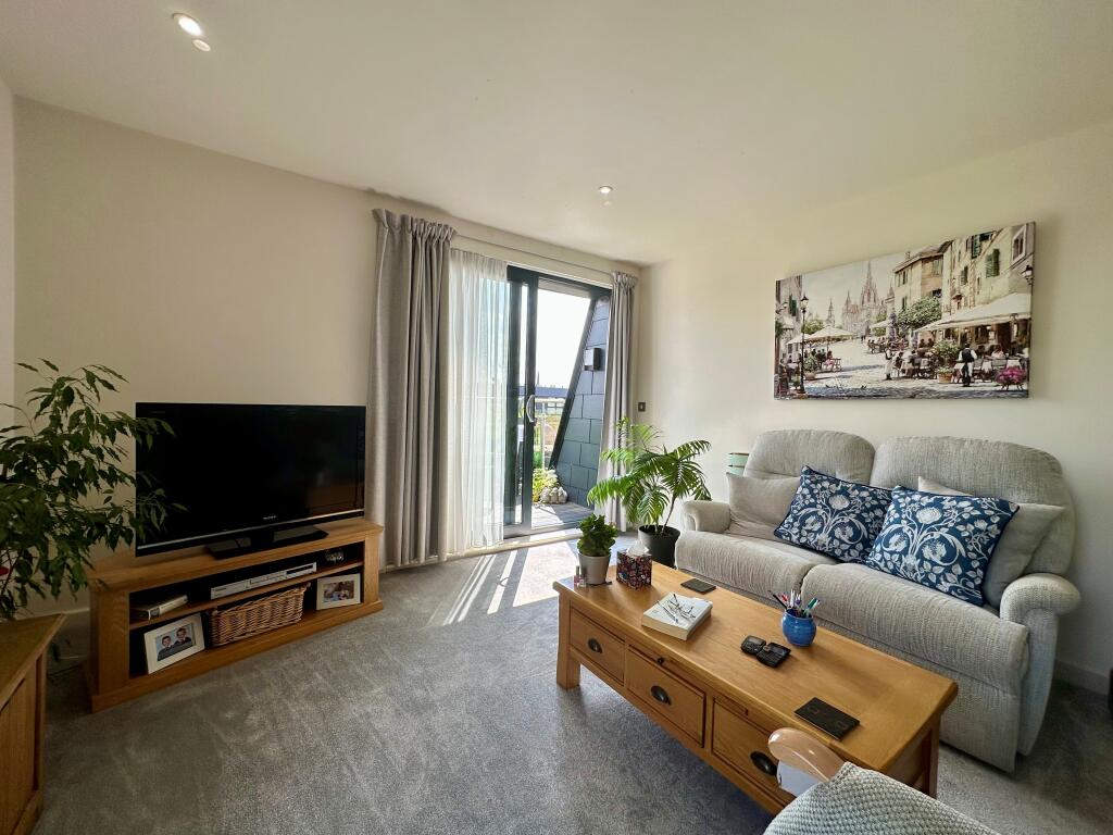 Apartment in Salisbury, Wiltshire - View 2