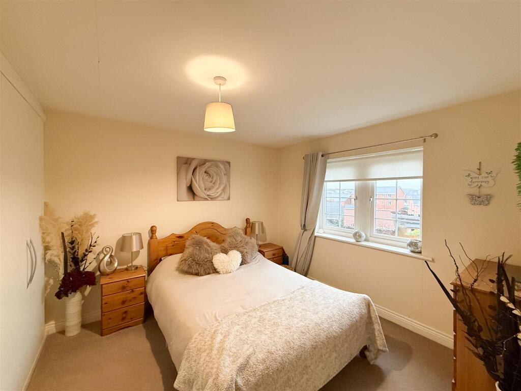 House in Desborough, North Northamptonshire - View 6