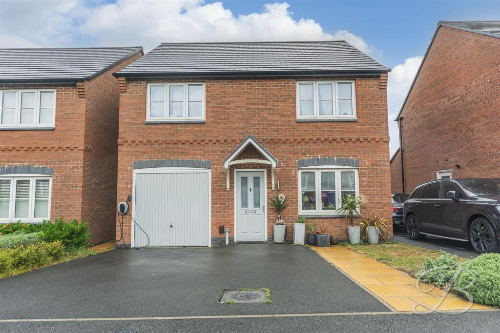 4-bed detached on Fallow Way, Mansfield, £300,000