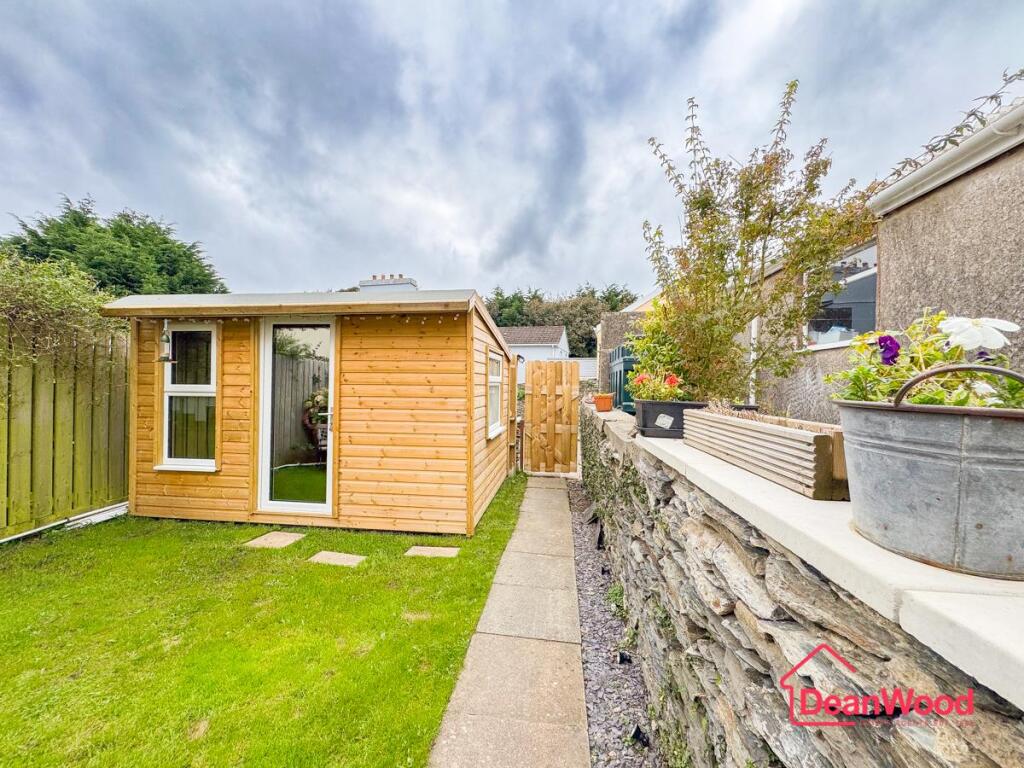 21 Victoria Avenue, Onchan photo 2