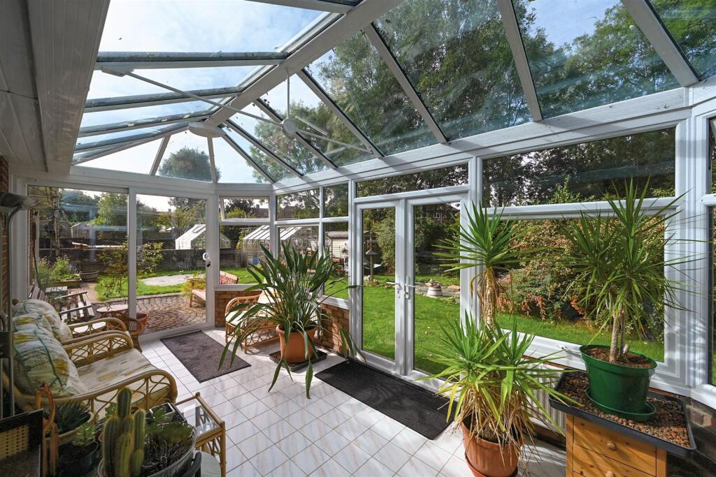 Gresham Place, Henfield, West Sussex photo 3