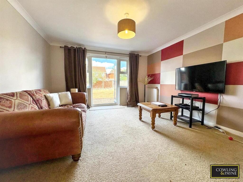House in Southend-on-Sea - More
