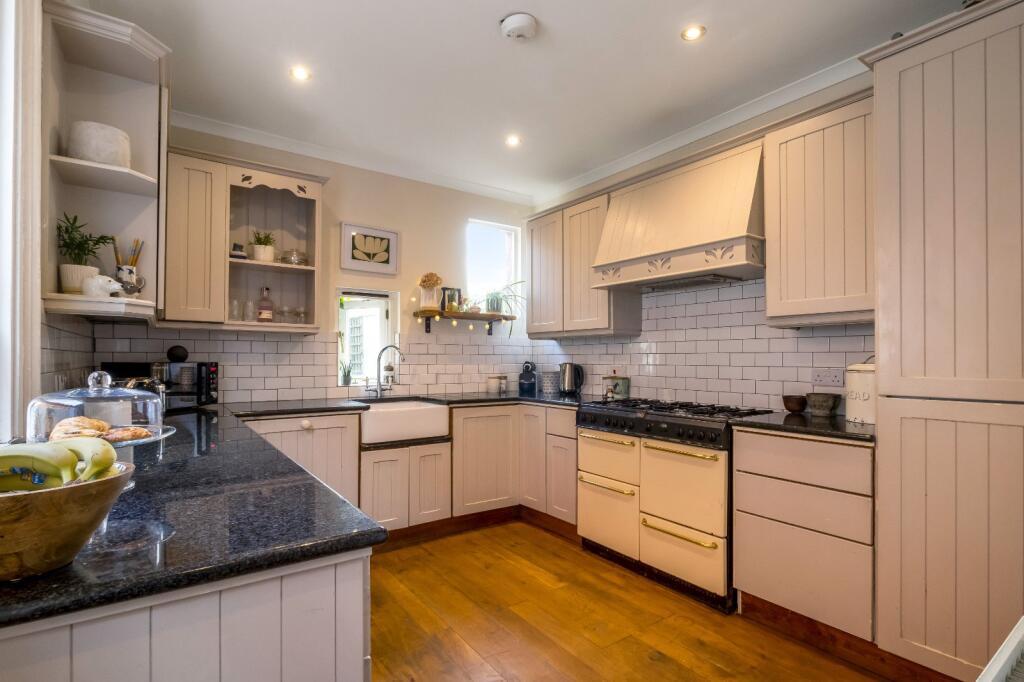 Victoria Road, Cirencester, Gloucestershire, GL7 photo 4