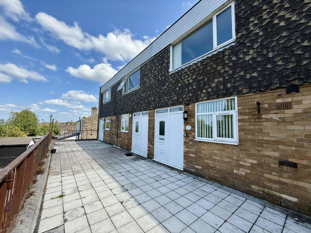 Main image of property: Dingle Road, Upholland, Skelmersdale, WN8 0EN
