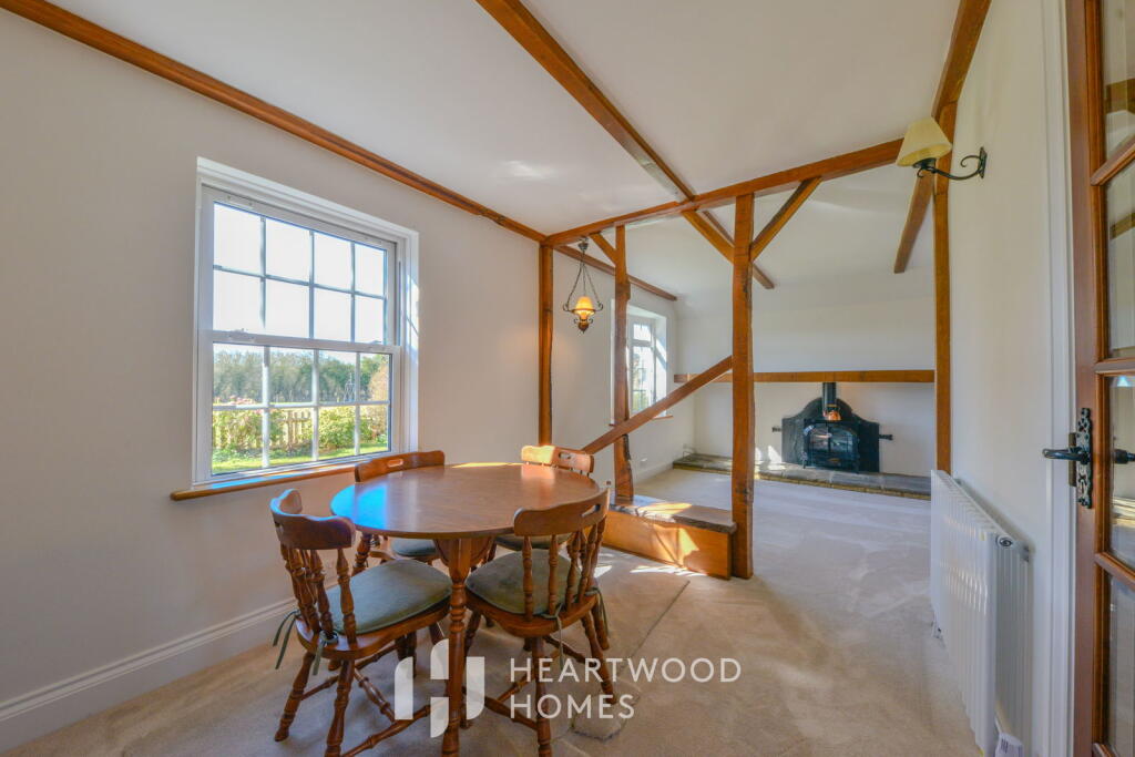 House in St Albans, Roestock, Colney Heath - More