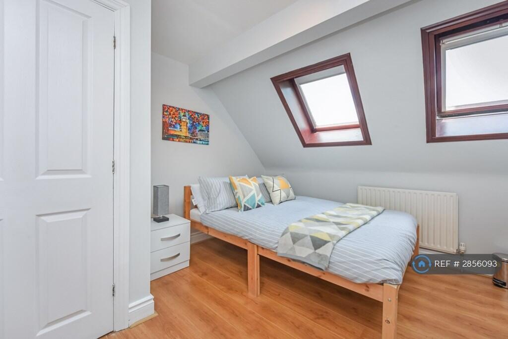 6 bedroom terraced house for rent
