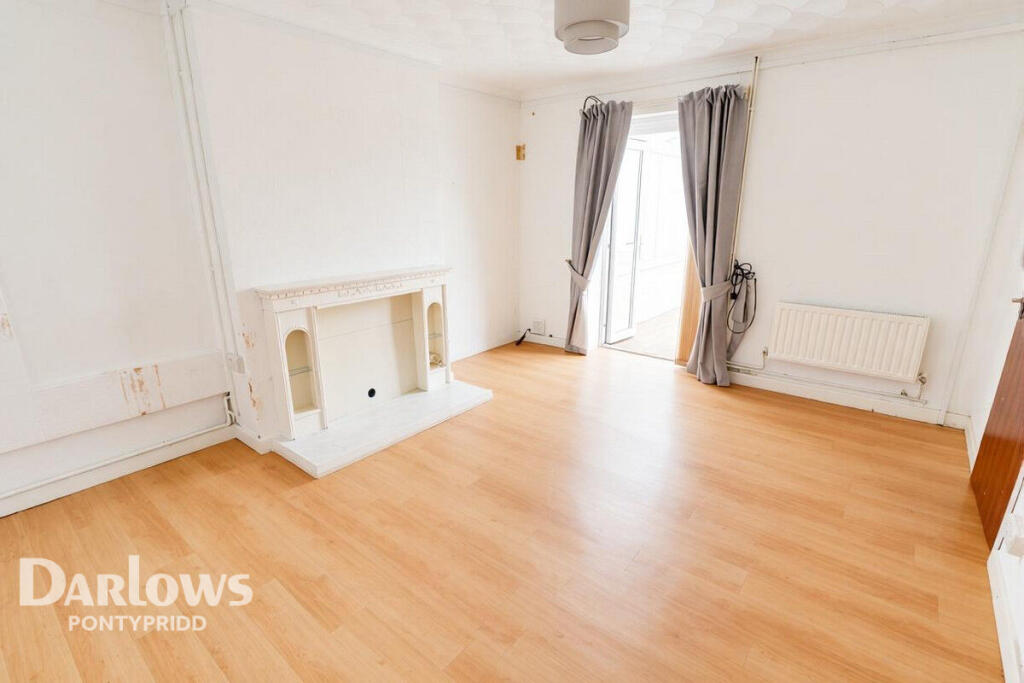 House in Pontypridd, Pen-y-coedcae - View 3