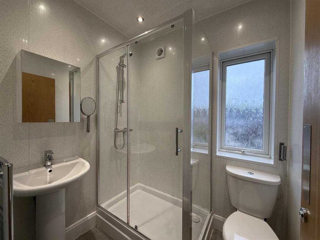 House in Bangor, Garth - View 4