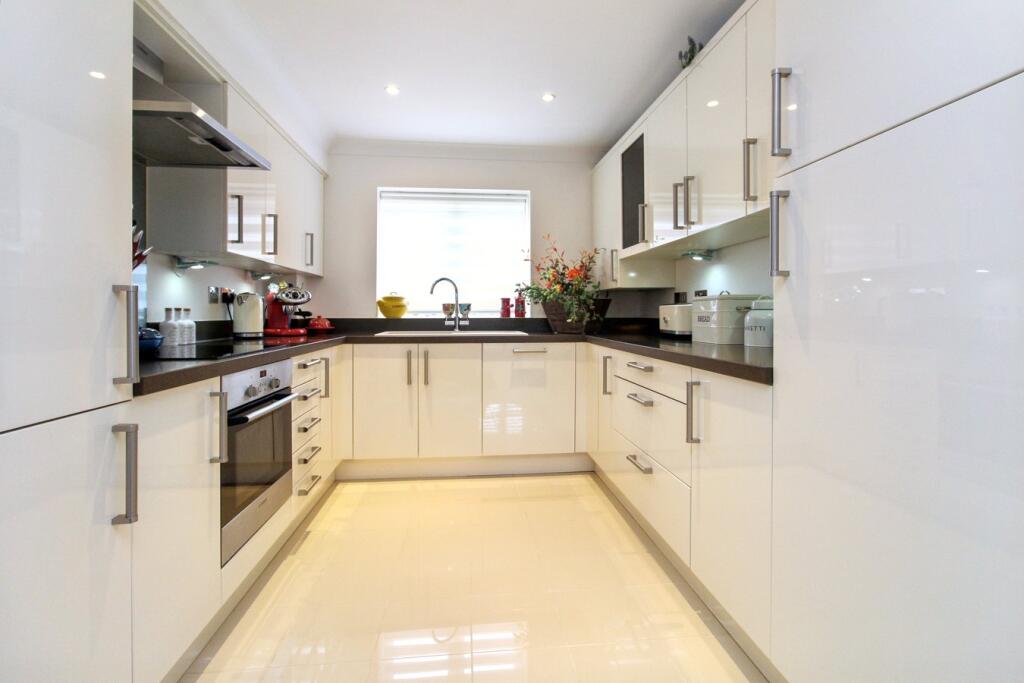 New Street Mews, Lymington, SO41 photo 3