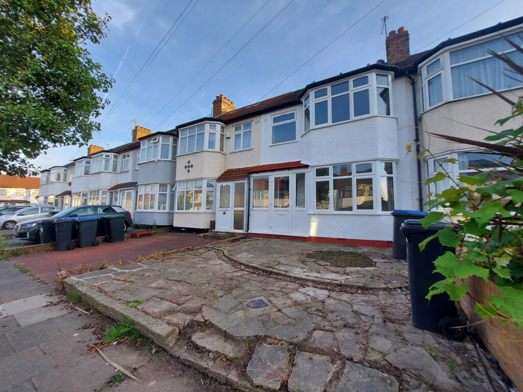 Main image of property: Pembroke road, N13