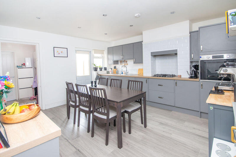 Downs Park Crescent, Eling photo 3