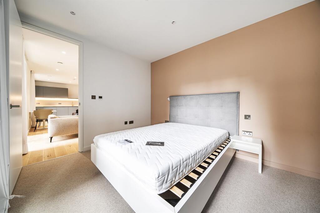 Apartment in London - More