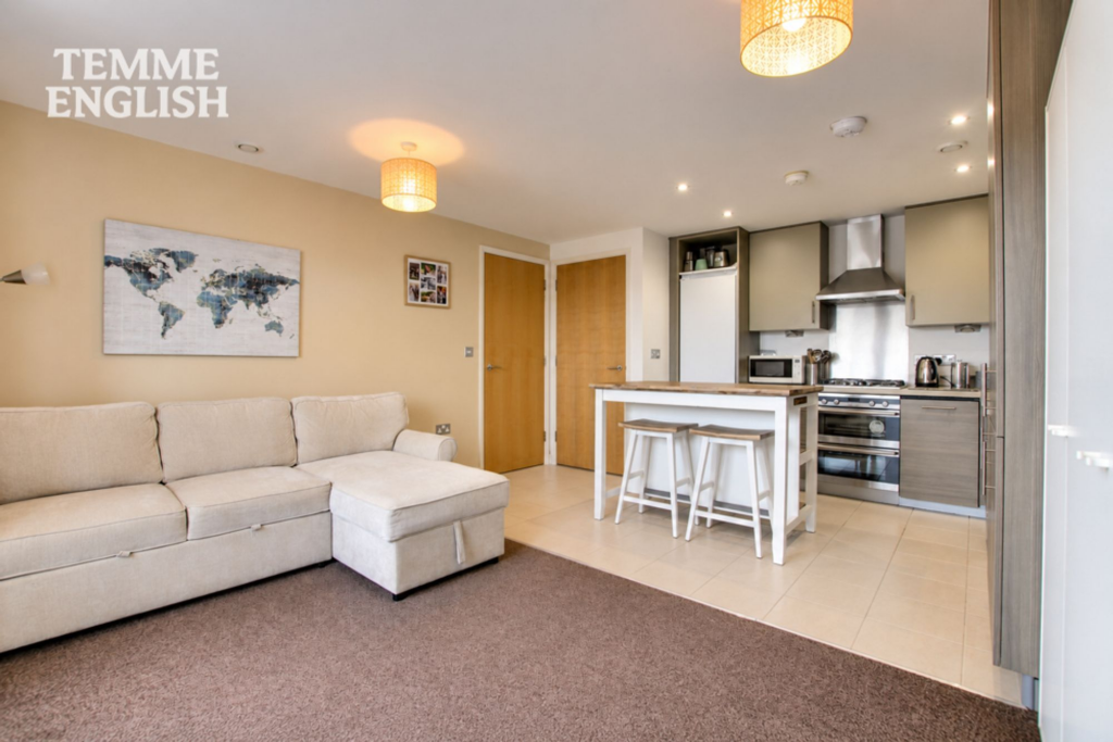 Apartment in Southend-on-Sea - View 4
