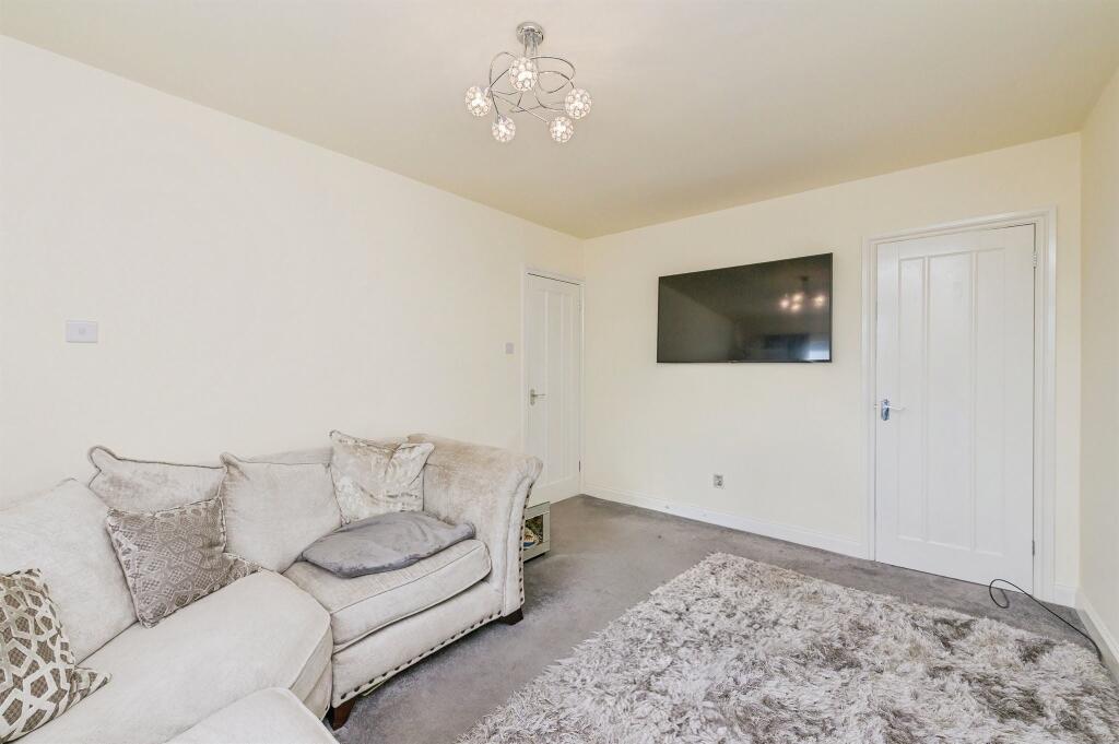House in Tamworth, Staffordshire - View 3