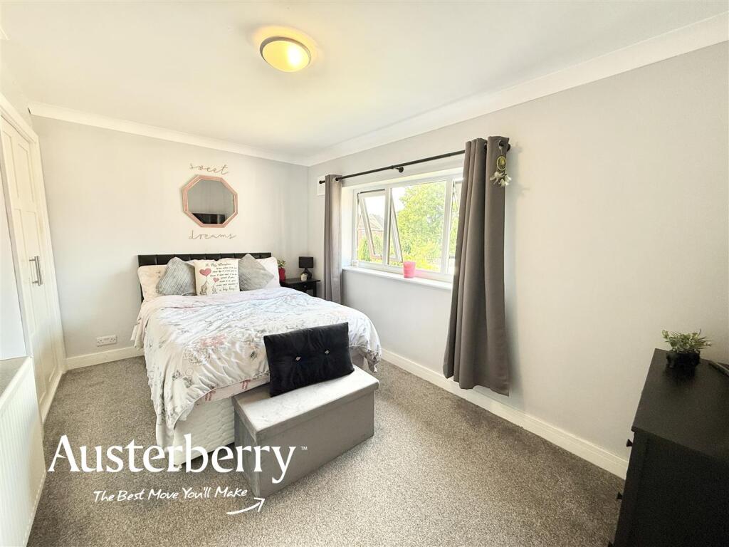 House in Stoke-on-Trent - More