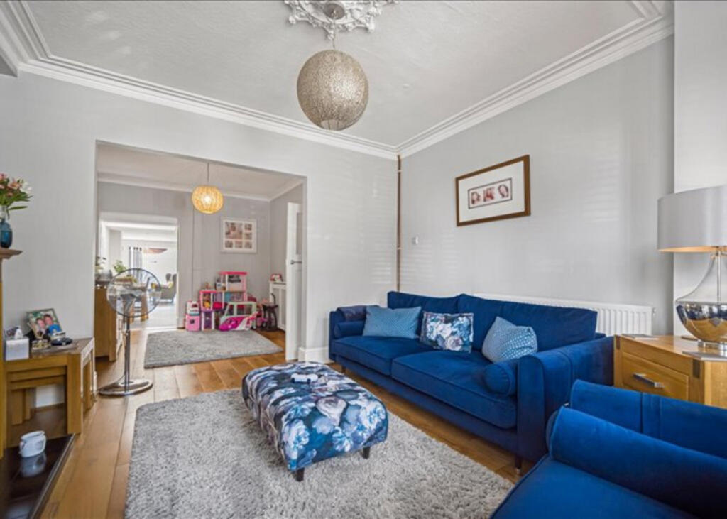 House in Risca, Pontymister - More