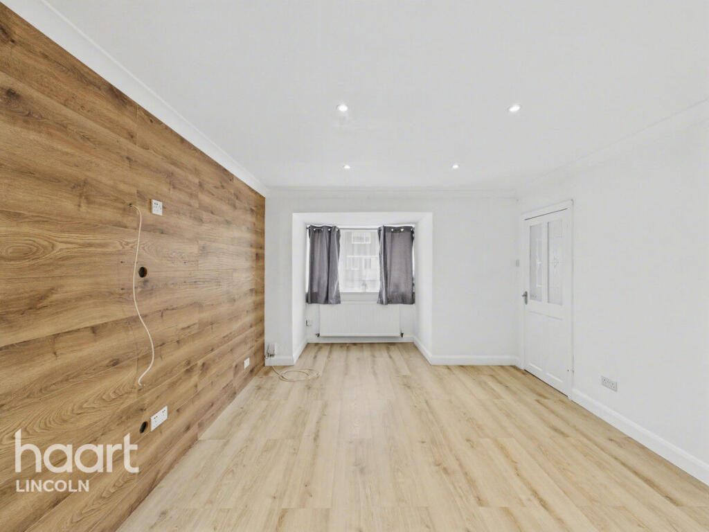 Camwood Crescent, Lincoln - View 4