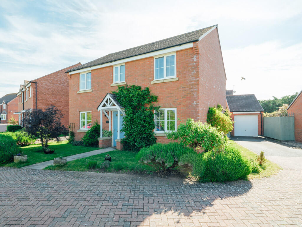 4-bed detached on Sobraon Crescent, Norton, Worcester, Worcestershire, £465,000