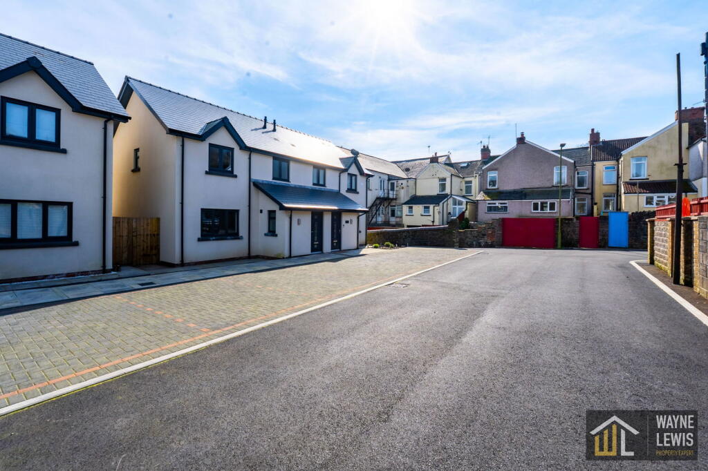 Main image of property: Fford Gwen Isaf, Caerphilly, CF83 4ah