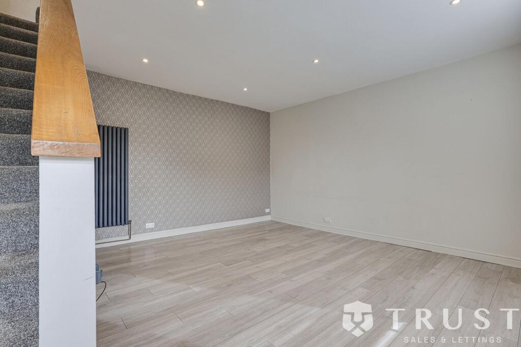 House in Wakefield - View 5
