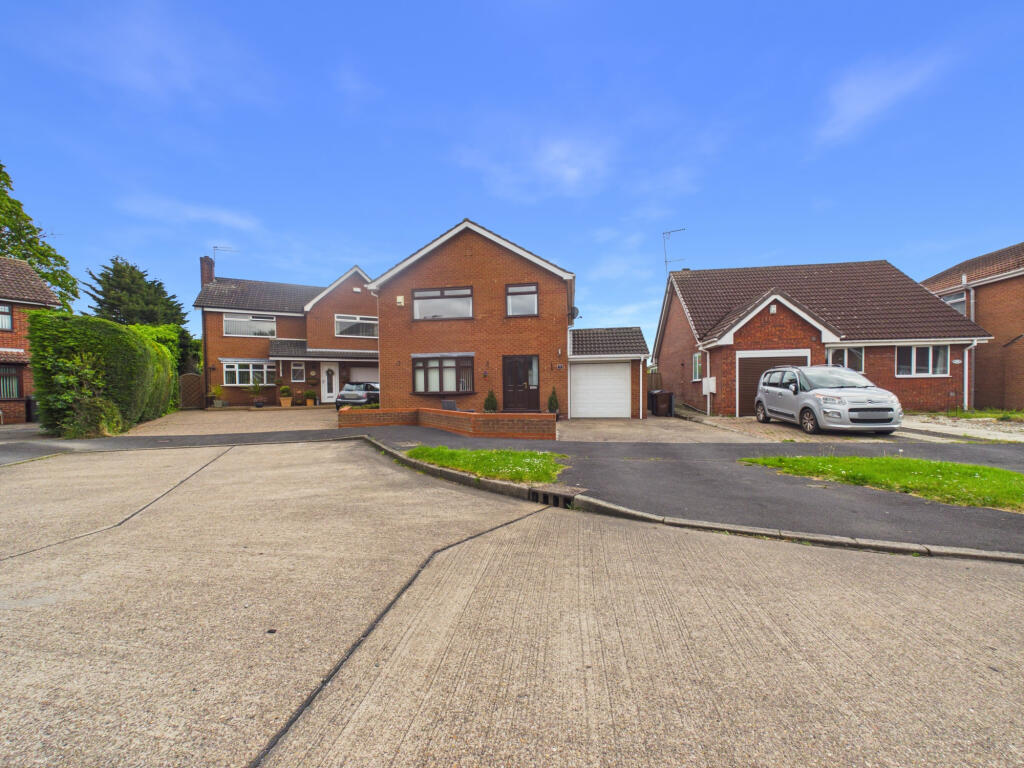 Main image of property: Standidge Drive,  Hull, HU8