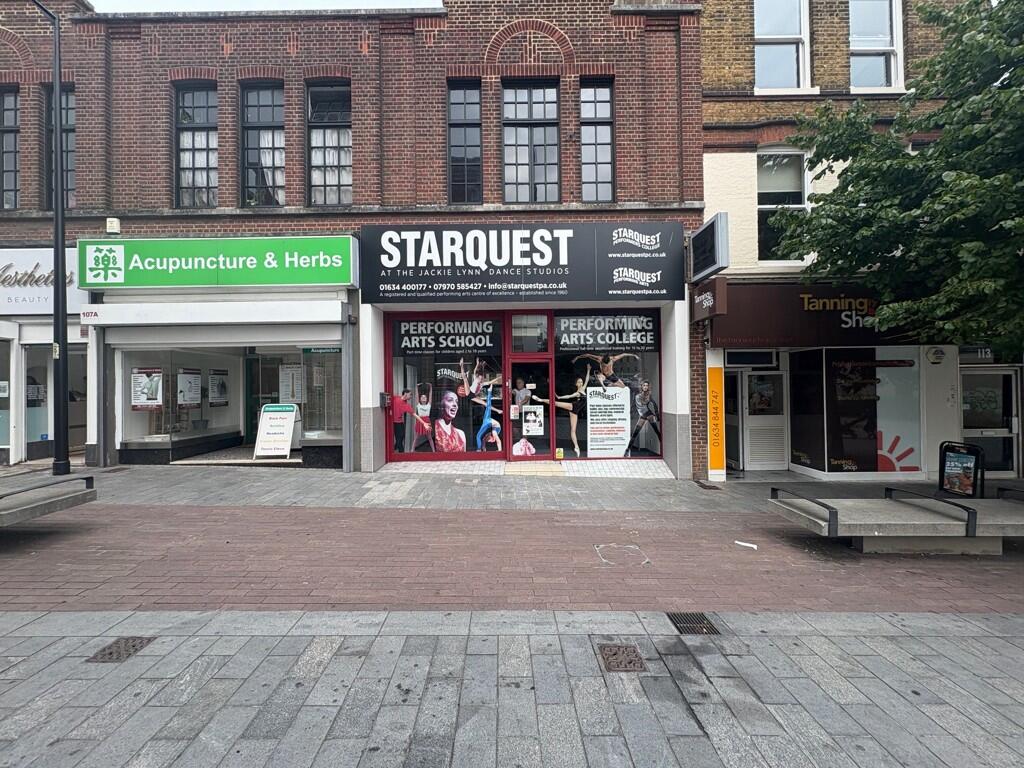 Main image of property: 109, High Street, Chatham, Kent, ME4 4DH