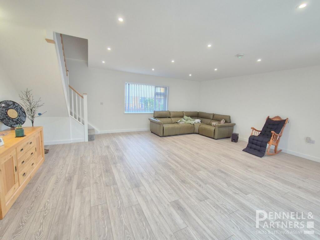 Guildenburgh Crescent, Whittlesey, Peterborough, PE7 photo 3