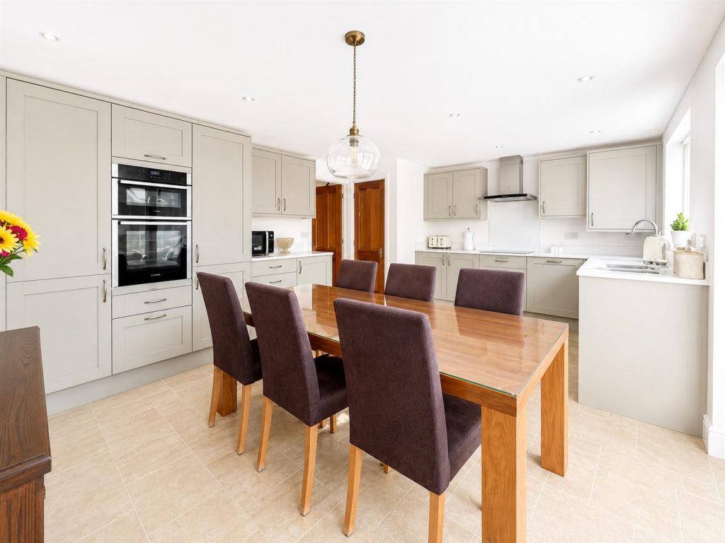 House in Chelmsford - View 3