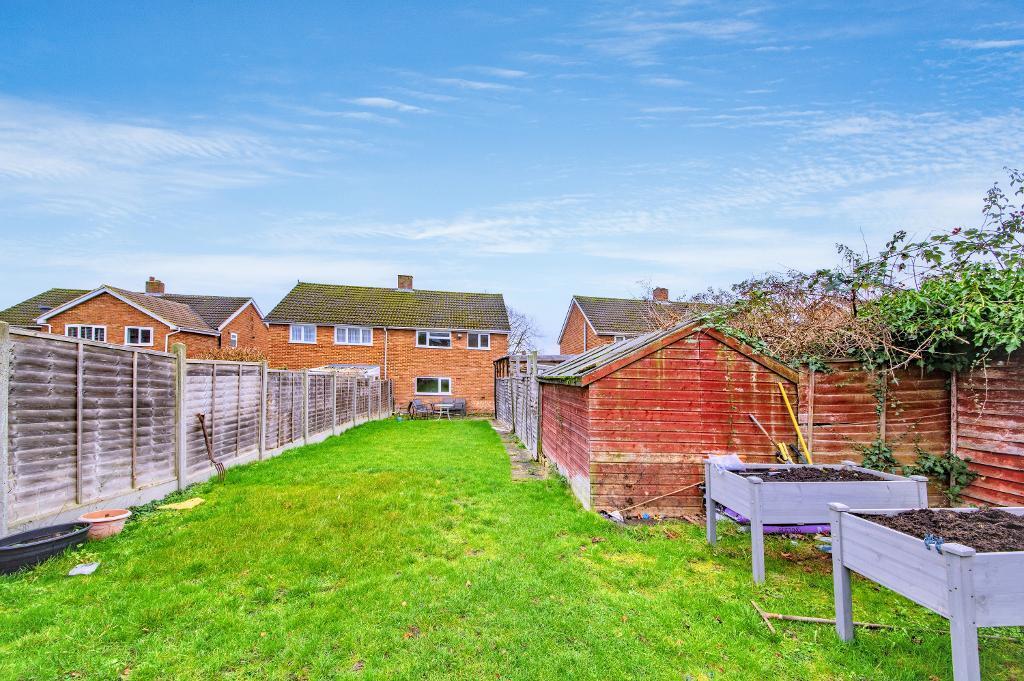 Martin Close, Bedford, MK41 7JY photo 2