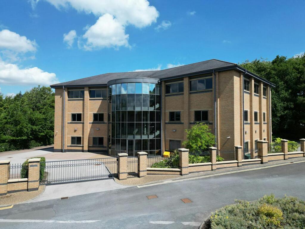 Main image of property: Cardale House, Cardale Court, Beckwith Head Road, Harrogate, HG3 1RY