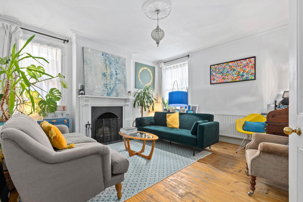 House in North Hertfordshire, Hertfordshire - More