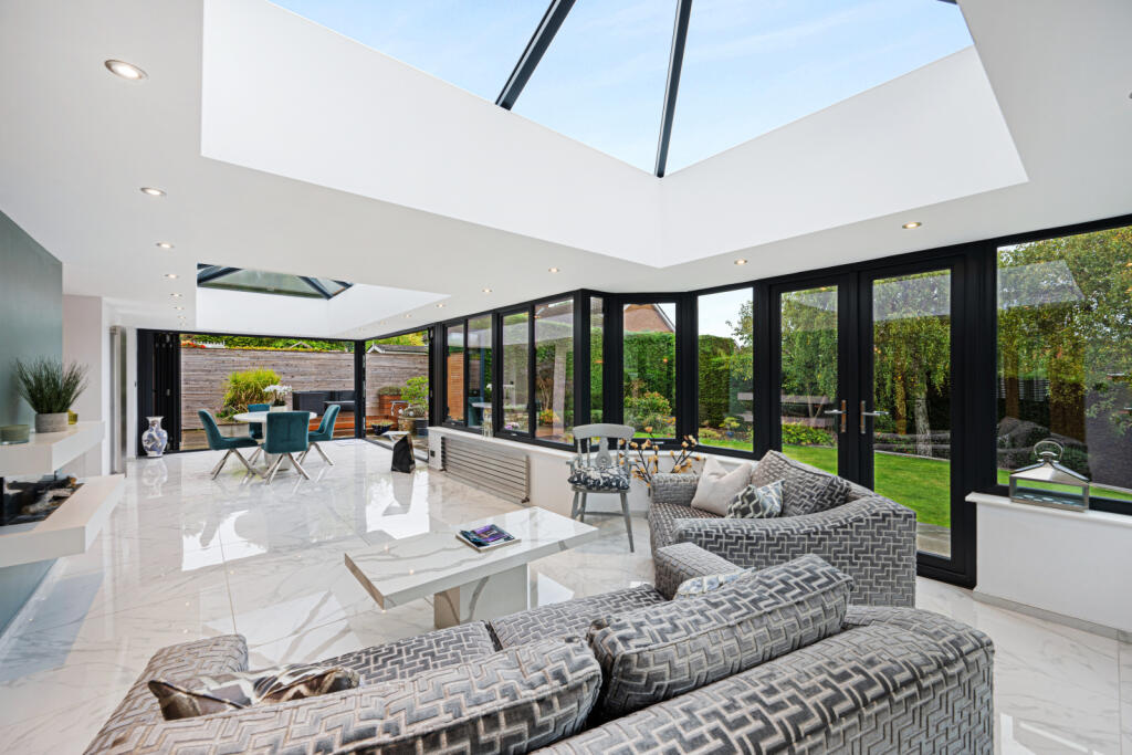 Castleford Drive, Prestbury, Cheshire East, SK10 photo 3