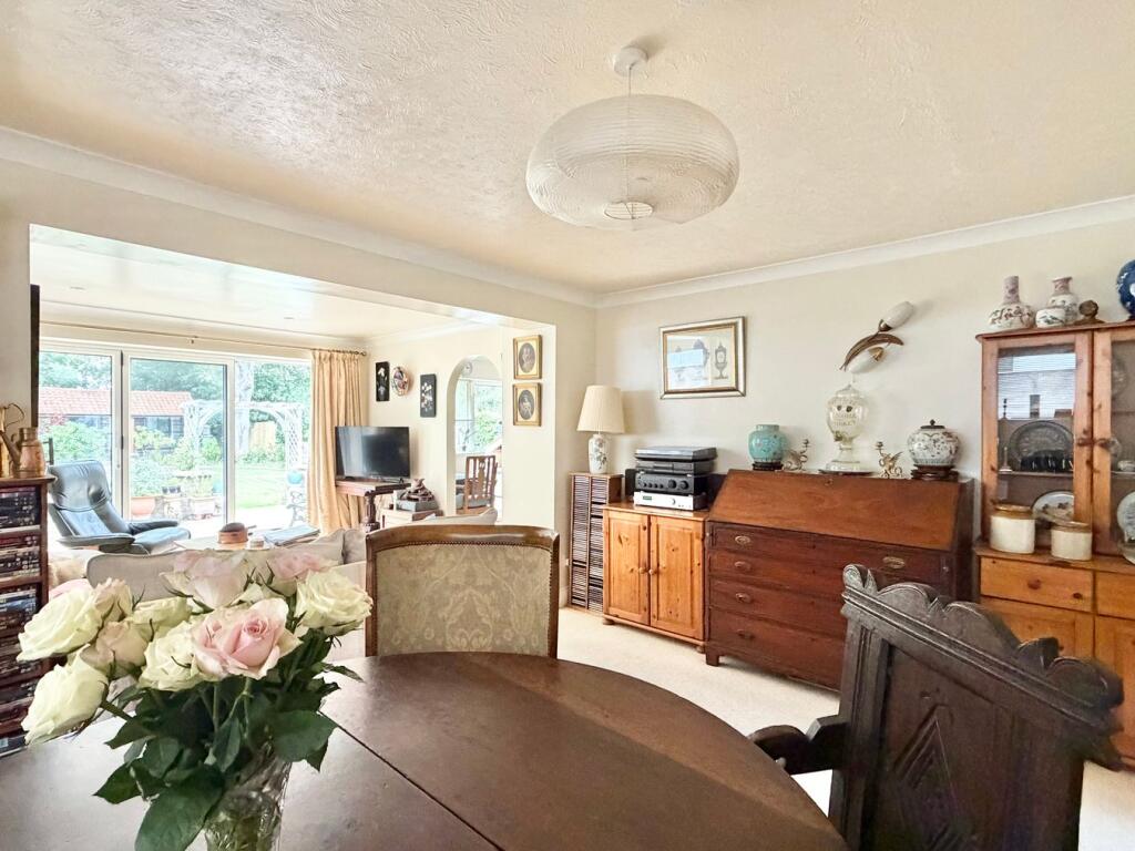 House in Bexhill-on-Sea, Little Common - More