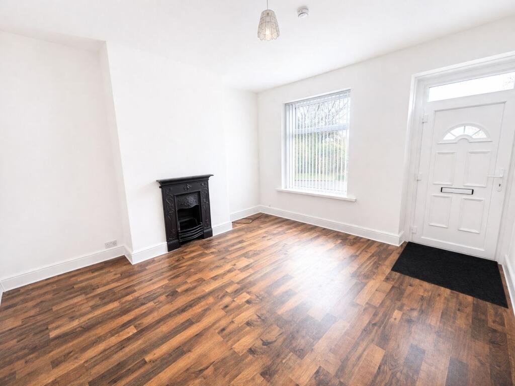 House in Bradford, Clayton - View 2