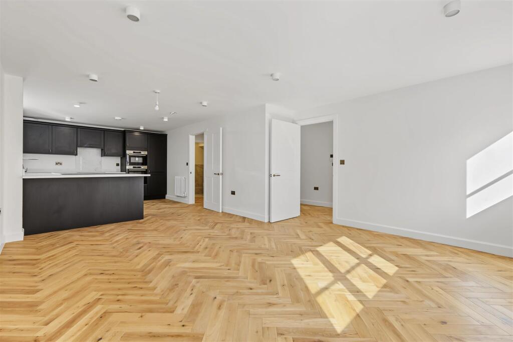 House in Stevenage - View 4