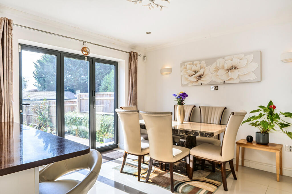 House in High Wycombe, Booker - View 4