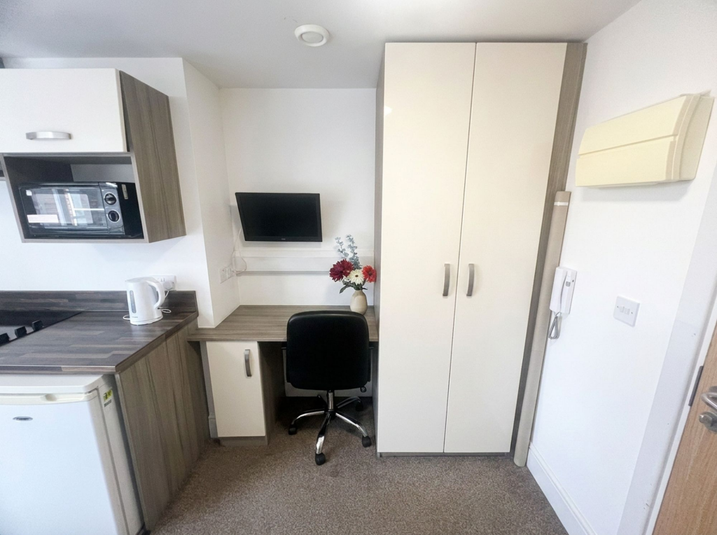 Apartment in Nottingham, Rainbow Quarter, St Ann's - View 4