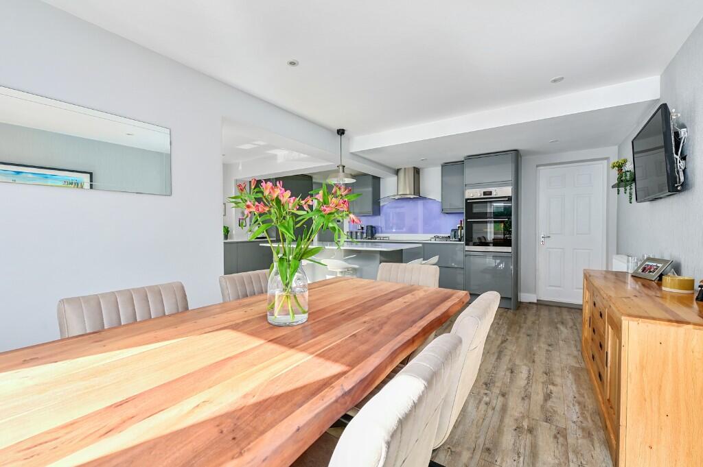 Little Vigo, Yateley, Hampshire, GU46 photo 4