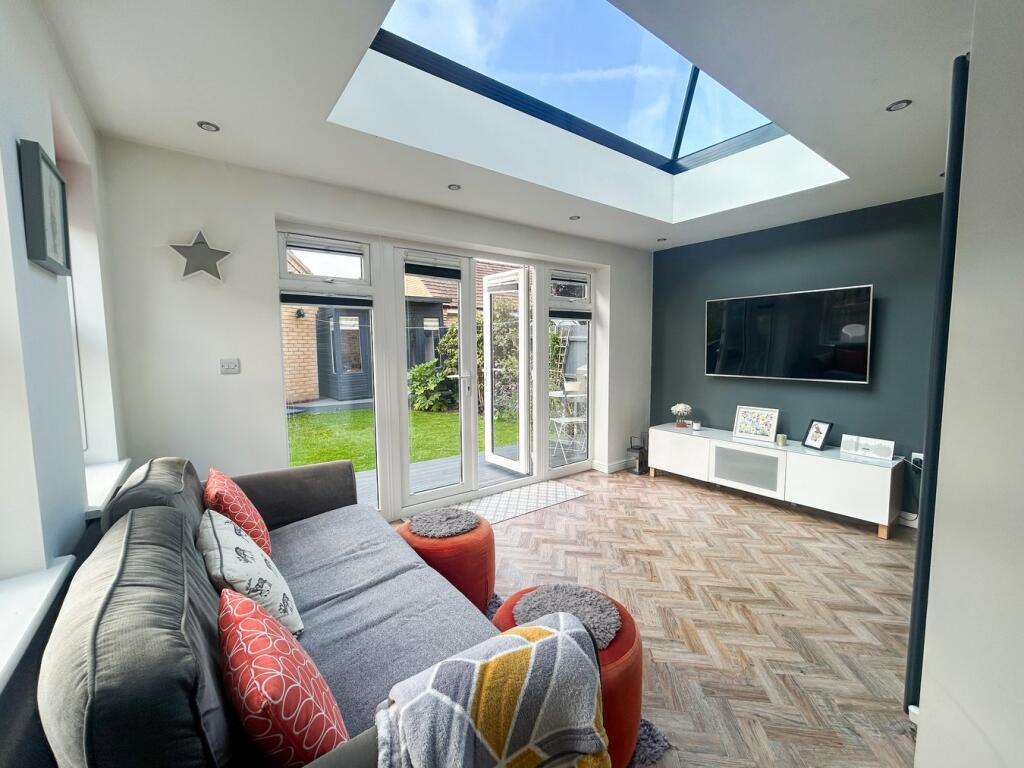 Devon Drive, Biggleswade, SG18 photo 2
