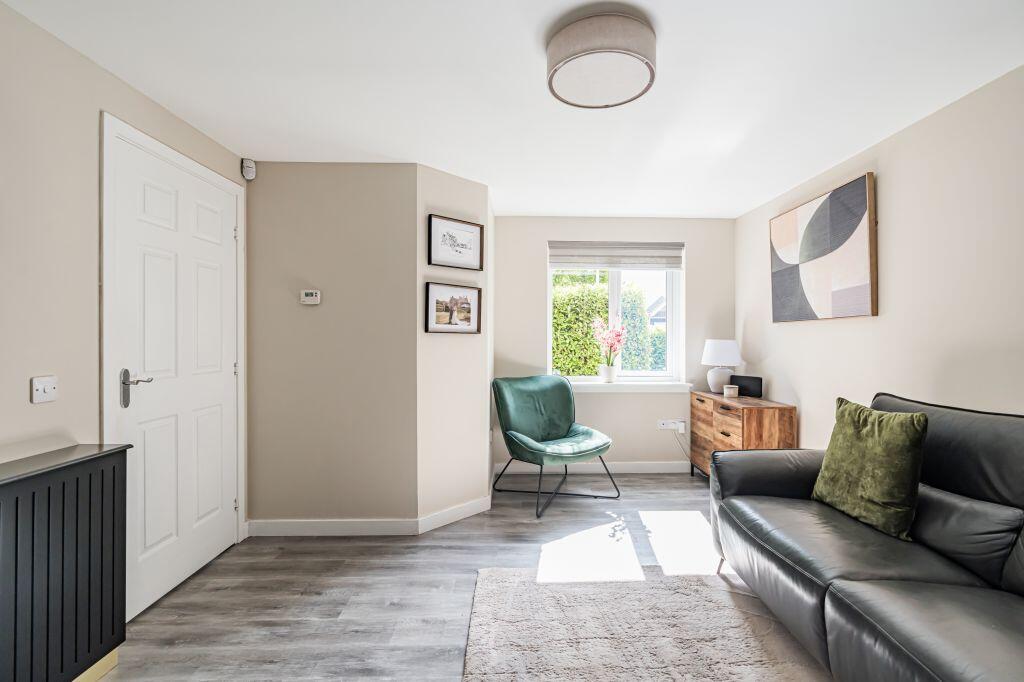 17 Dunipace Road, Edinburgh, EH12 9GH - View 3