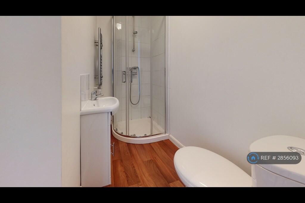6 bedroom terraced house for rent
