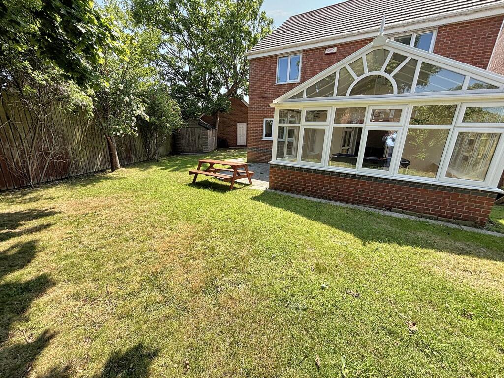 Elvaston Crescent, Kenton, Newcastle upon Tyne, Tyne and Wear, NE3 3GU photo 2