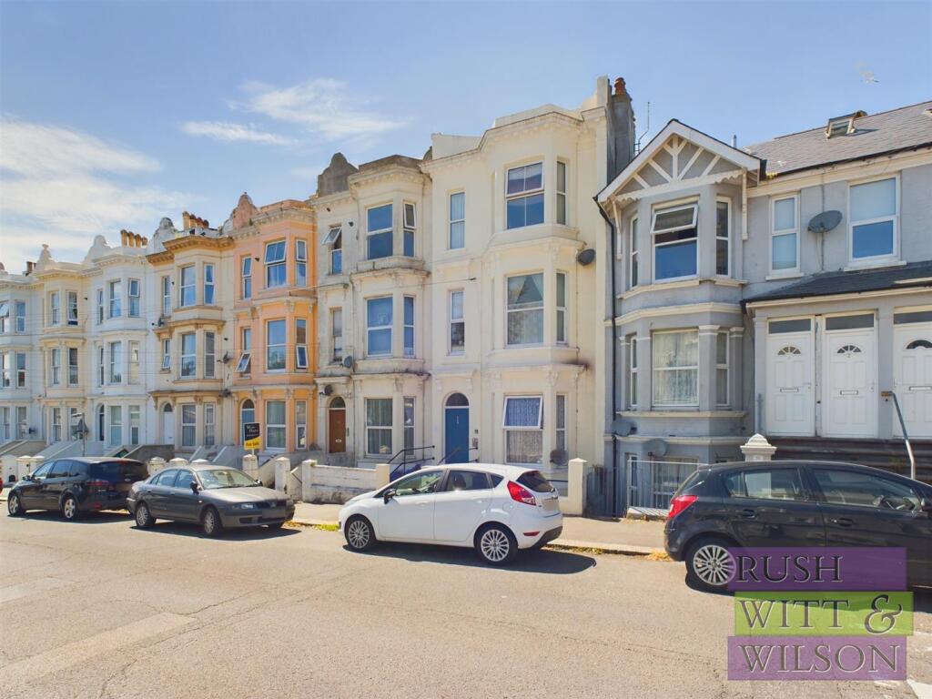 1-bed flat on Priory Road, Hastings, £80,000