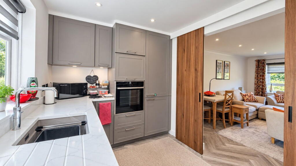 Apartment in Preston - View 5