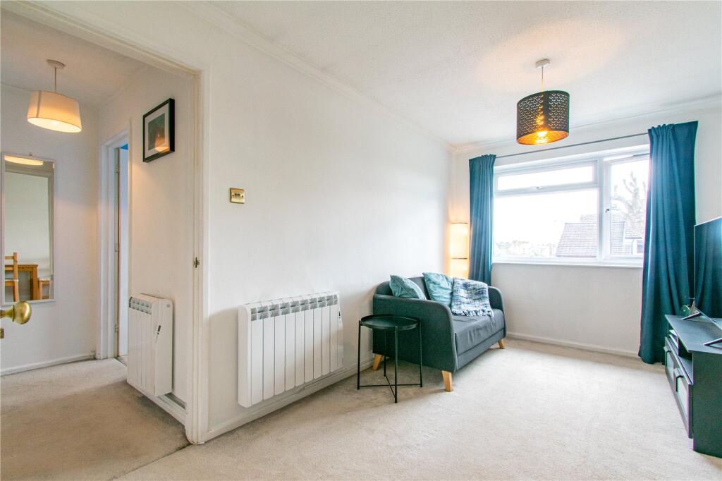 Apartment in Newbury, West Berkshire - View 3