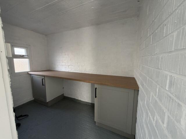 House in Sheffield, Stocksbridge - More